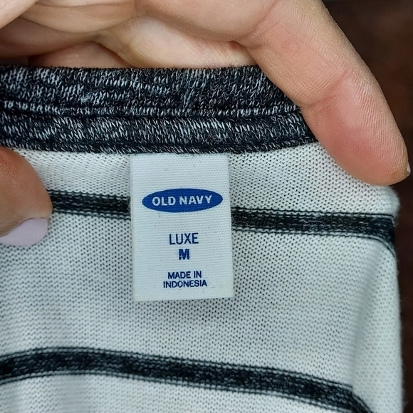Old Navy luxe tee tshirt loose long sleeve hi low gray white cream stripe M - Picture 5 of 7